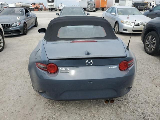 2022 Mazda MX-5 Miata Club