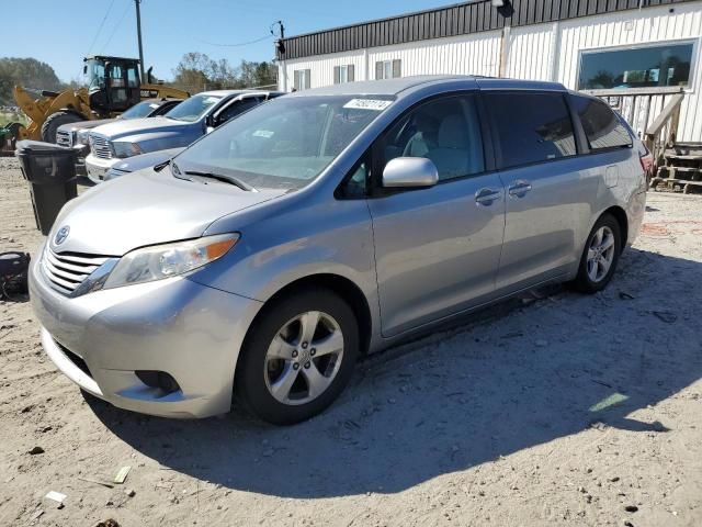 2017 Toyota Sienna LE