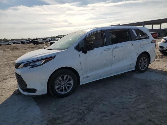 2021 Toyota Sienna LE