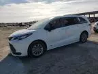 2021 Toyota Sienna LE