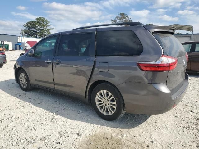 2017 Toyota Sienna XLE