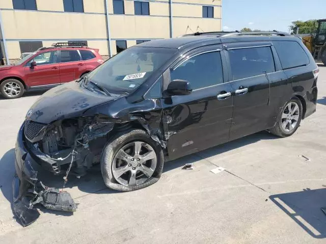 2012 Toyota Sienna Sport