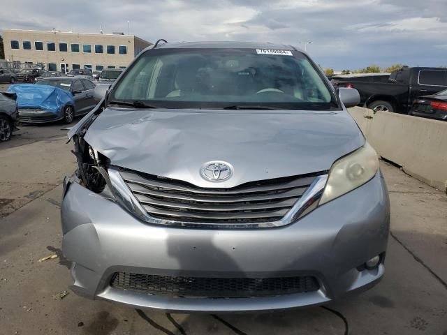 2011 Toyota Sienna XLE