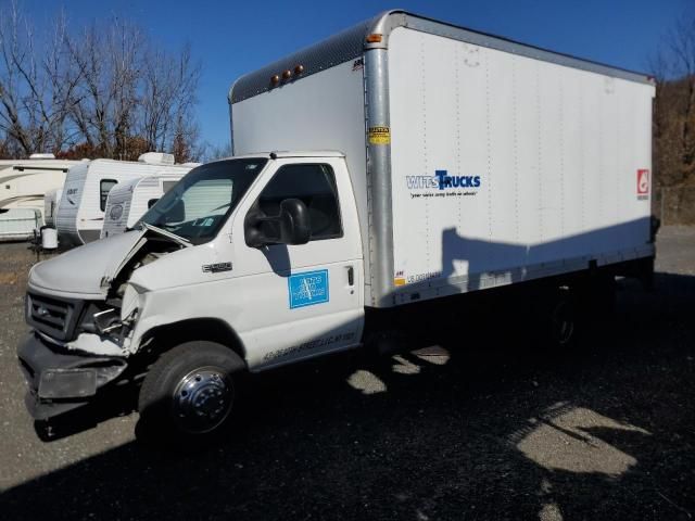 2003 Ford Econoline E450 Super Duty Cutaway Van