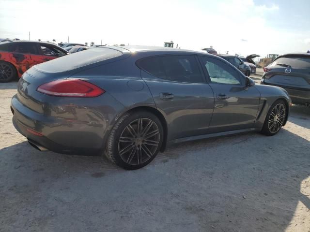 2016 Porsche Panamera 2