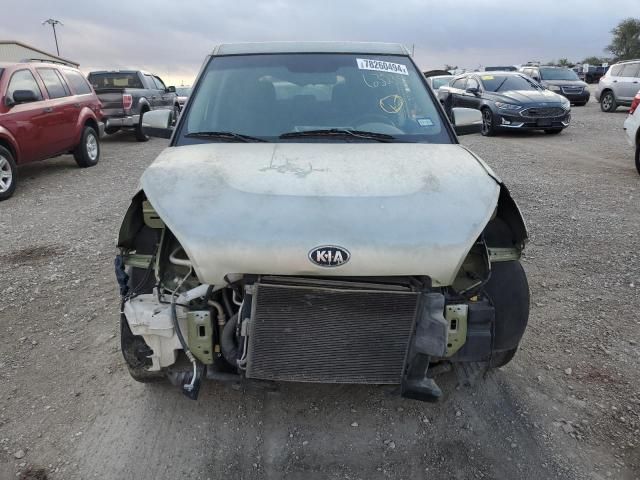 2013 KIA Soul +