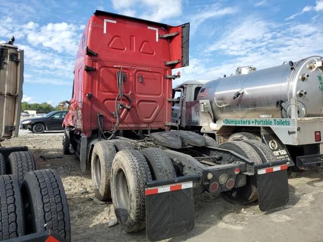 2020 Freightliner Cascadia 126