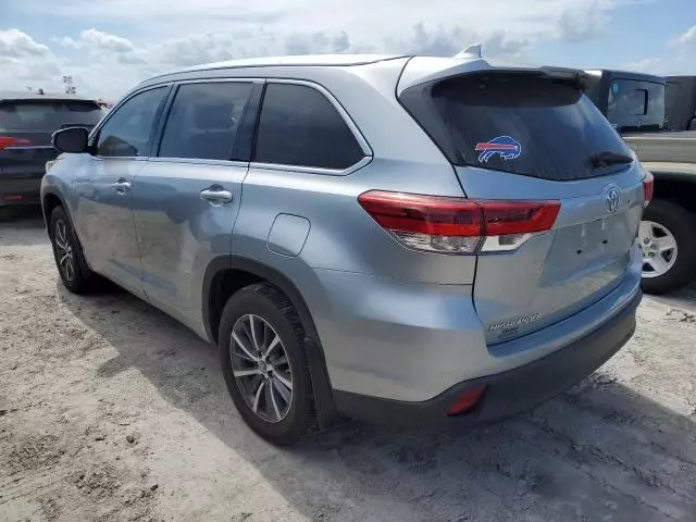 2017 Toyota Highlander SE