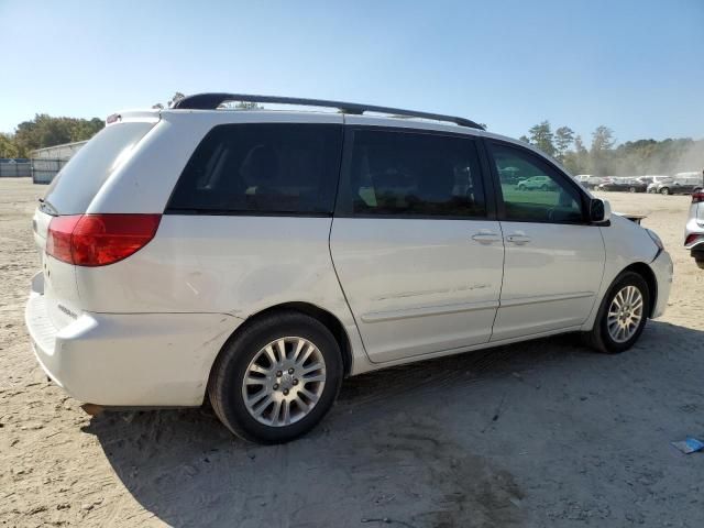 2010 Toyota Sienna XLE