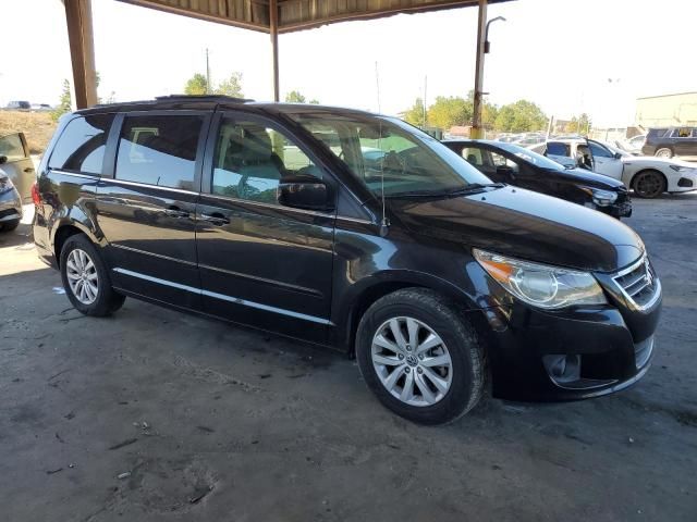 2014 Volkswagen Routan SE