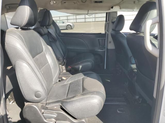 2016 Toyota Sienna SE