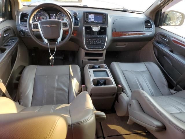 2013 Chrysler Town & Country Touring L