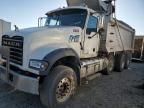 2011 Mack 700 GU700