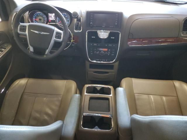 2013 Chrysler Town & Country Touring