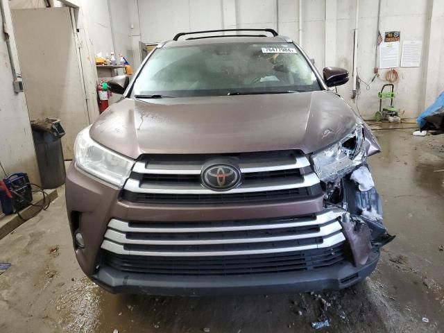 2017 Toyota Highlander SE