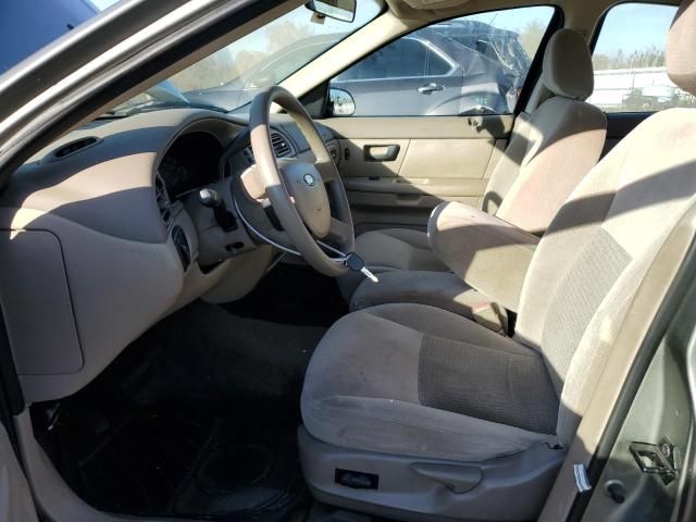 2004 Ford Taurus SE