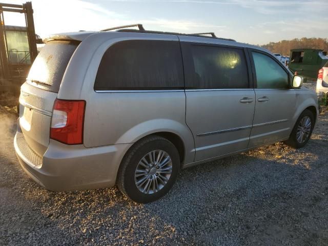 2014 Chrysler Town & Country Touring L