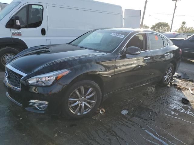 2017 Infiniti Q70 3.7