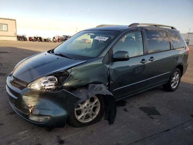 2004 Toyota Sienna XLE