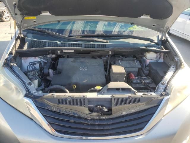 2013 Toyota Sienna LE