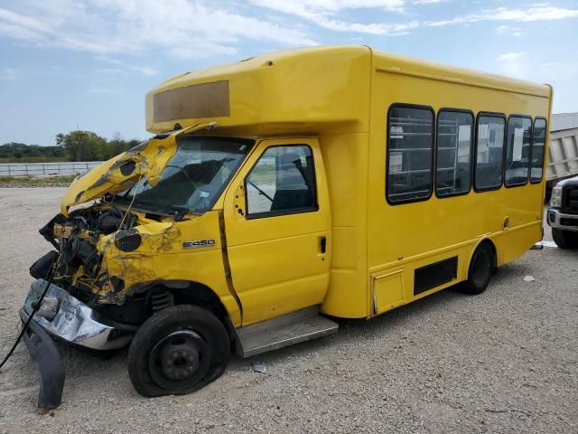 2019 Ford Econoline E450 Super Duty Cutaway Van