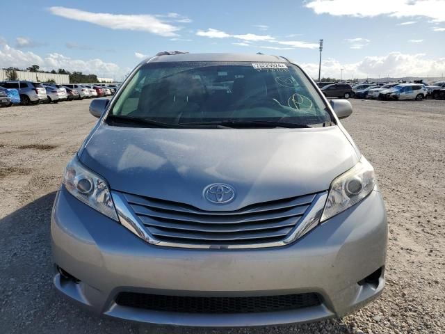 2017 Toyota Sienna LE