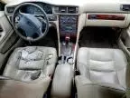 2000 Volvo V70 Base