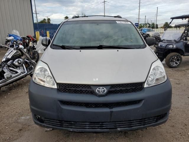 2005 Toyota Sienna CE