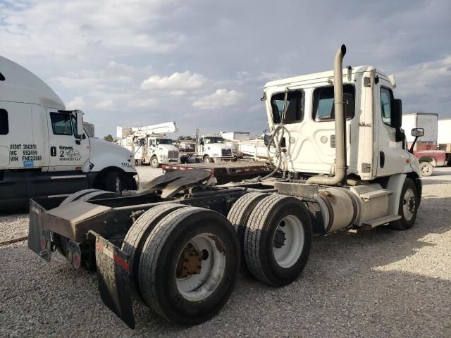 2015 Freightliner Cascadia 113