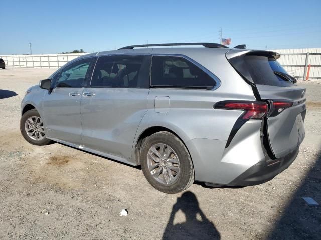 2021 Toyota Sienna XLE