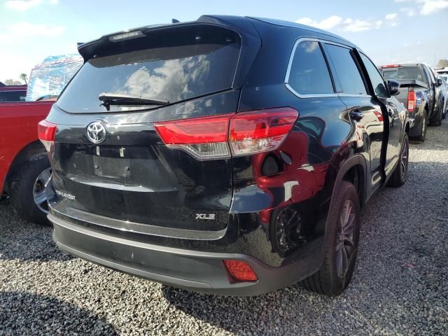 2019 Toyota Highlander SE