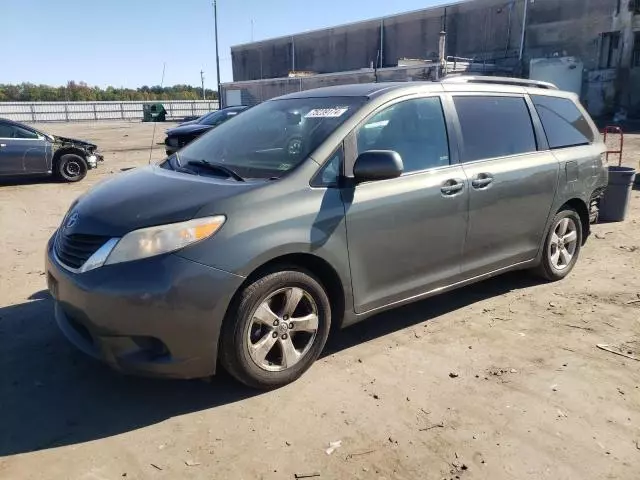 2013 Toyota Sienna LE