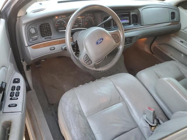 2003 Ford Crown Victoria LX