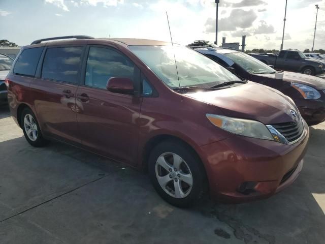 2013 Toyota Sienna LE