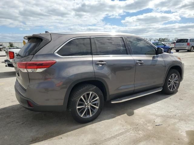 2019 Toyota Highlander SE