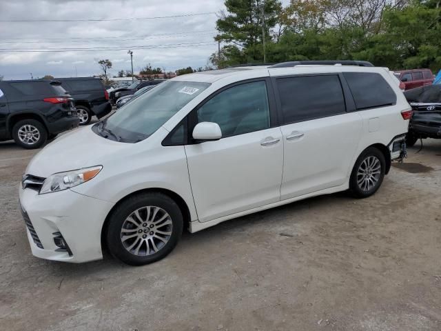 2020 Toyota Sienna XLE