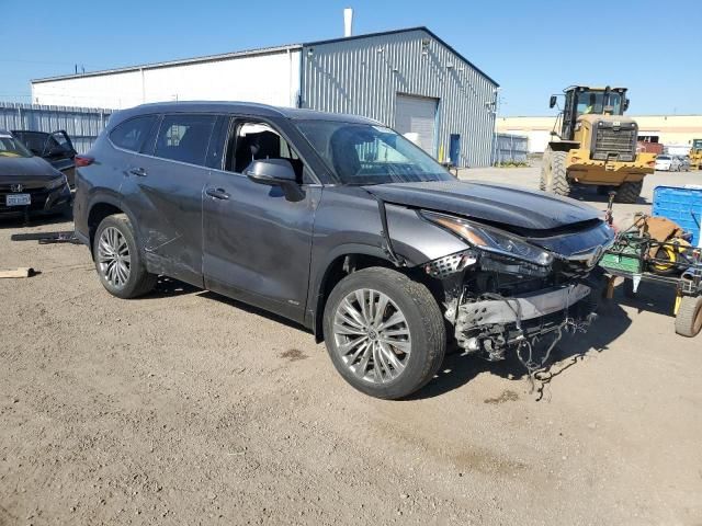 2022 Toyota Highlander Hybrid Platinum