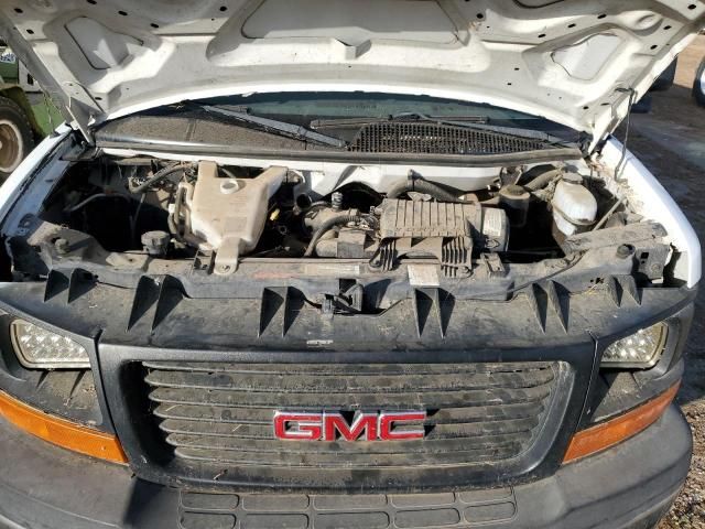 2004 GMC Savana Cutaway G3500