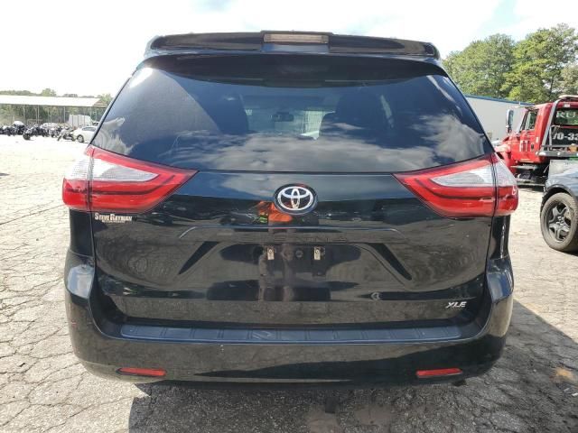 2019 Toyota Sienna XLE