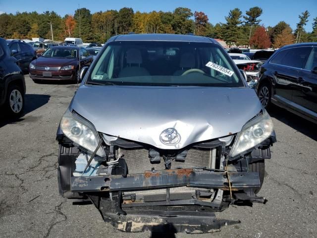 2014 Toyota Sienna LE