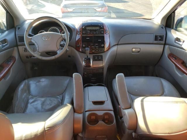 2004 Toyota Sienna XLE