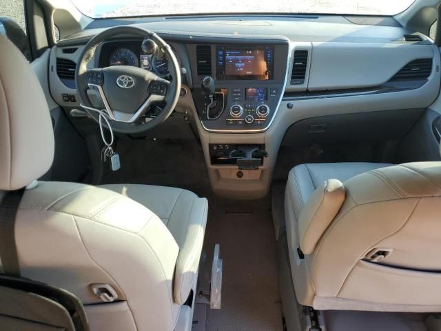 2017 Toyota Sienna XLE