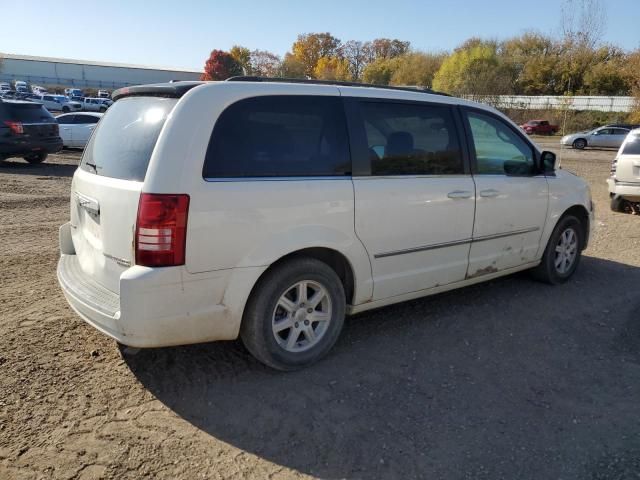 2010 Chrysler Town & Country Touring