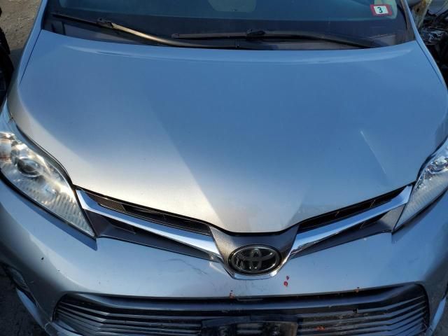 2019 Toyota Sienna XLE