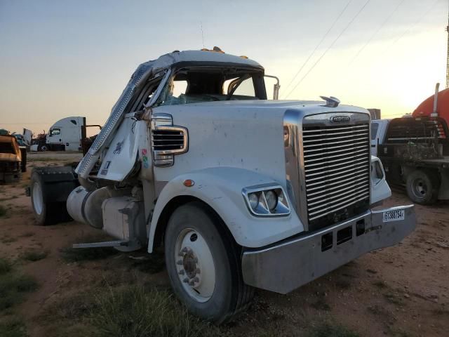 2020 Freightliner 122SD