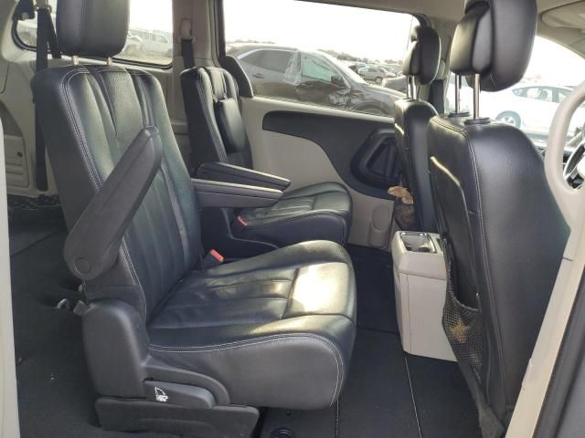 2013 Chrysler Town & Country Touring