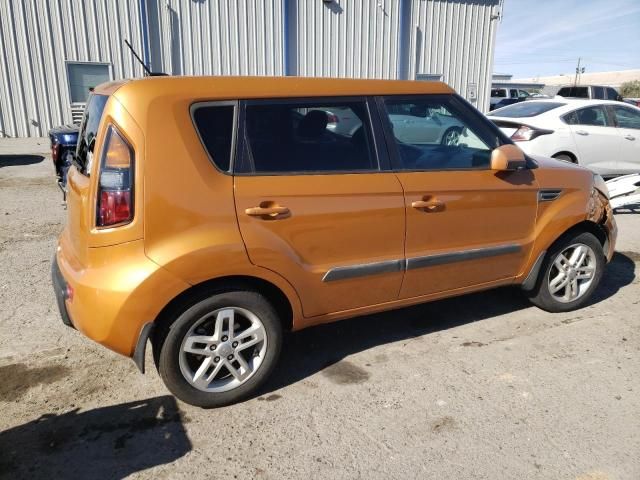 2011 KIA Soul +