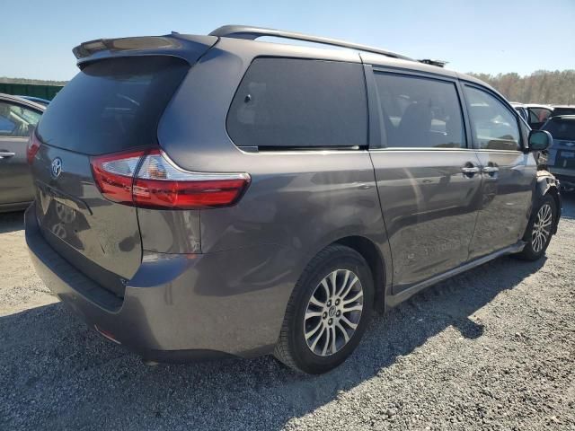 2018 Toyota Sienna XLE