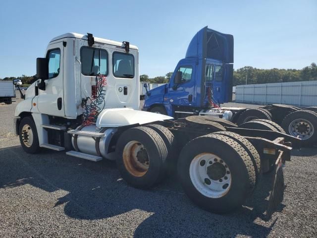 2016 Freightliner Cascadia 125