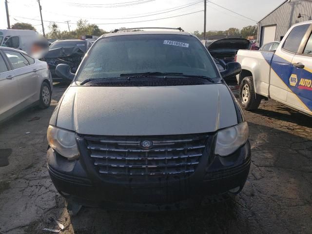 2005 Chrysler Town & Country Limited